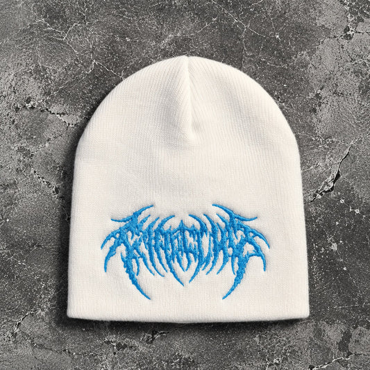 Blue Logo Embroidery Beanie: gorro beanie blanco con el logo Fire Club estilo metal bordado en azul